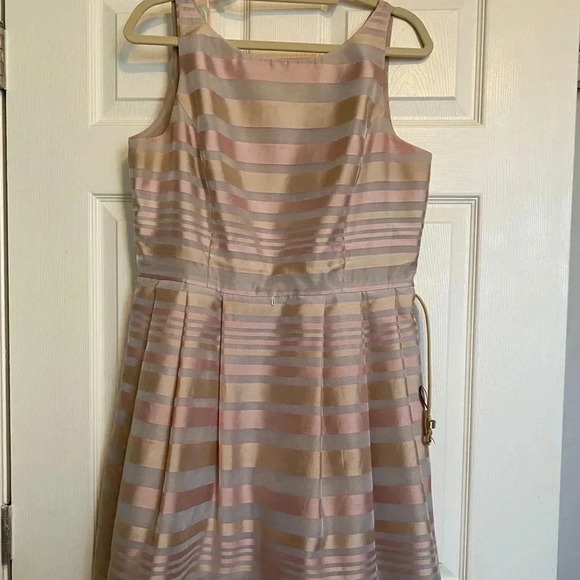 Jessica Howard’s Pink Stripe Cocktail Dress - Picture 4 of 7
